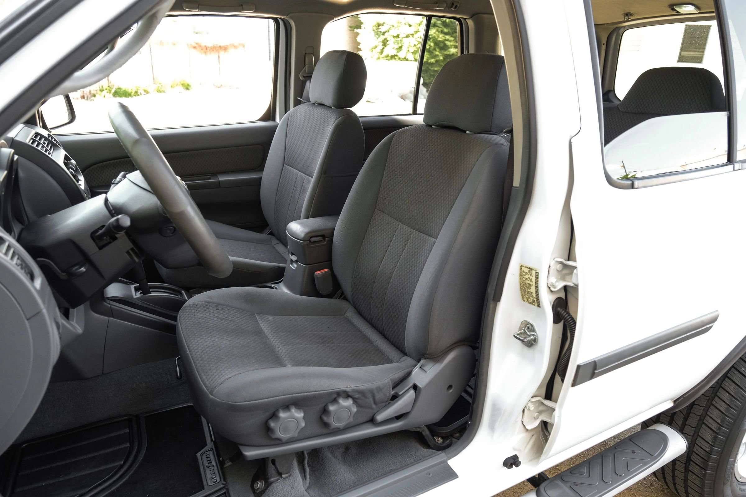 Used 2004 Nissan Xterra XE RWD image 30