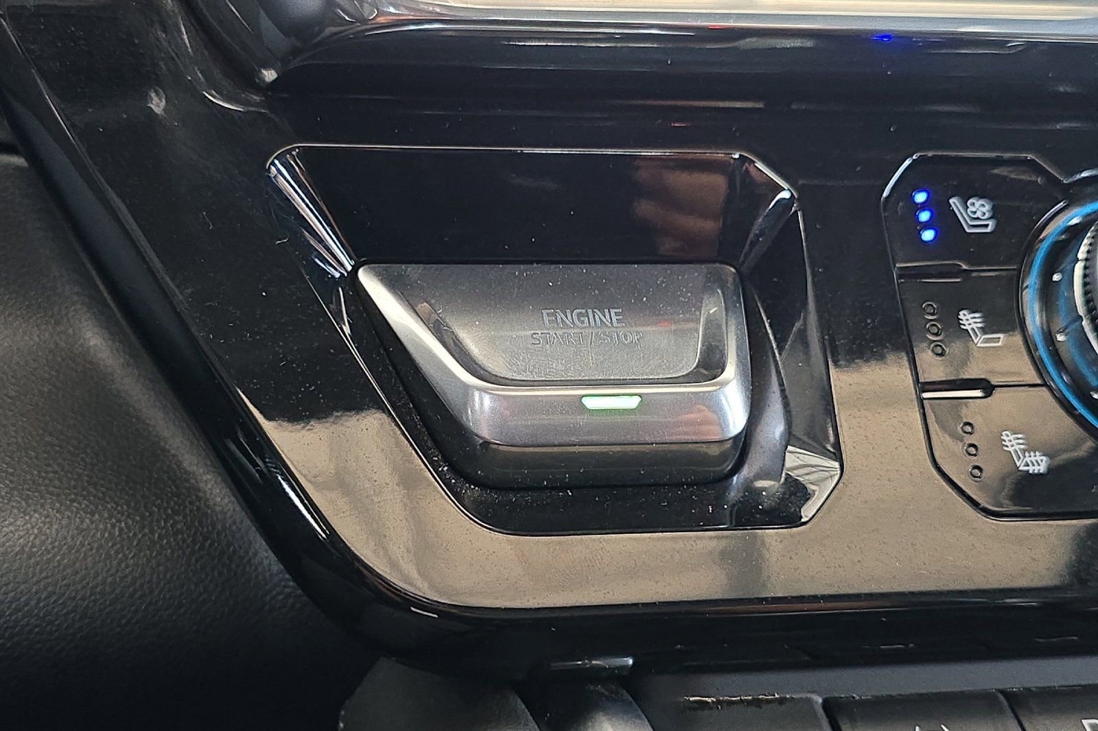 Used 2024 GMC Sierra 1500 Denali w/ Denali Reserve Package image 32