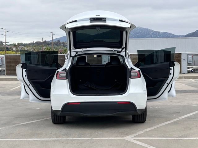 Used 2022 Tesla Model Y Long Range AWD/4WD image 26