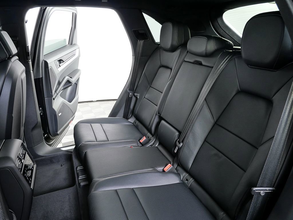 New 2026 Porsche Cayenne image 22