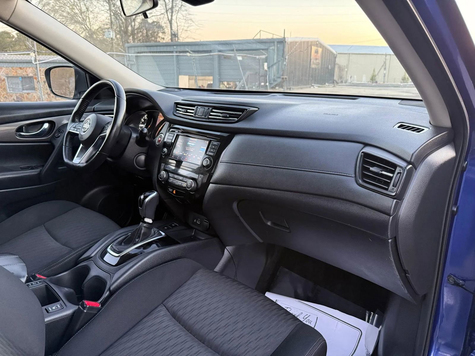 Used 2019 Nissan Rogue SV w/ Premium Package FWD image 7