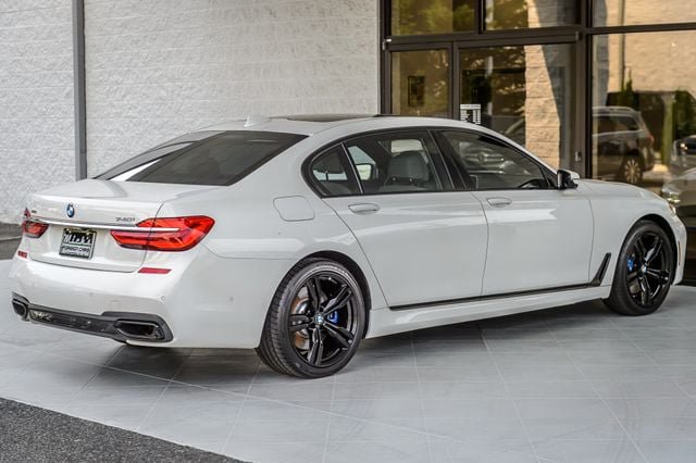 Used 2018 BMW 740i xDrive AWD/4WD image 9