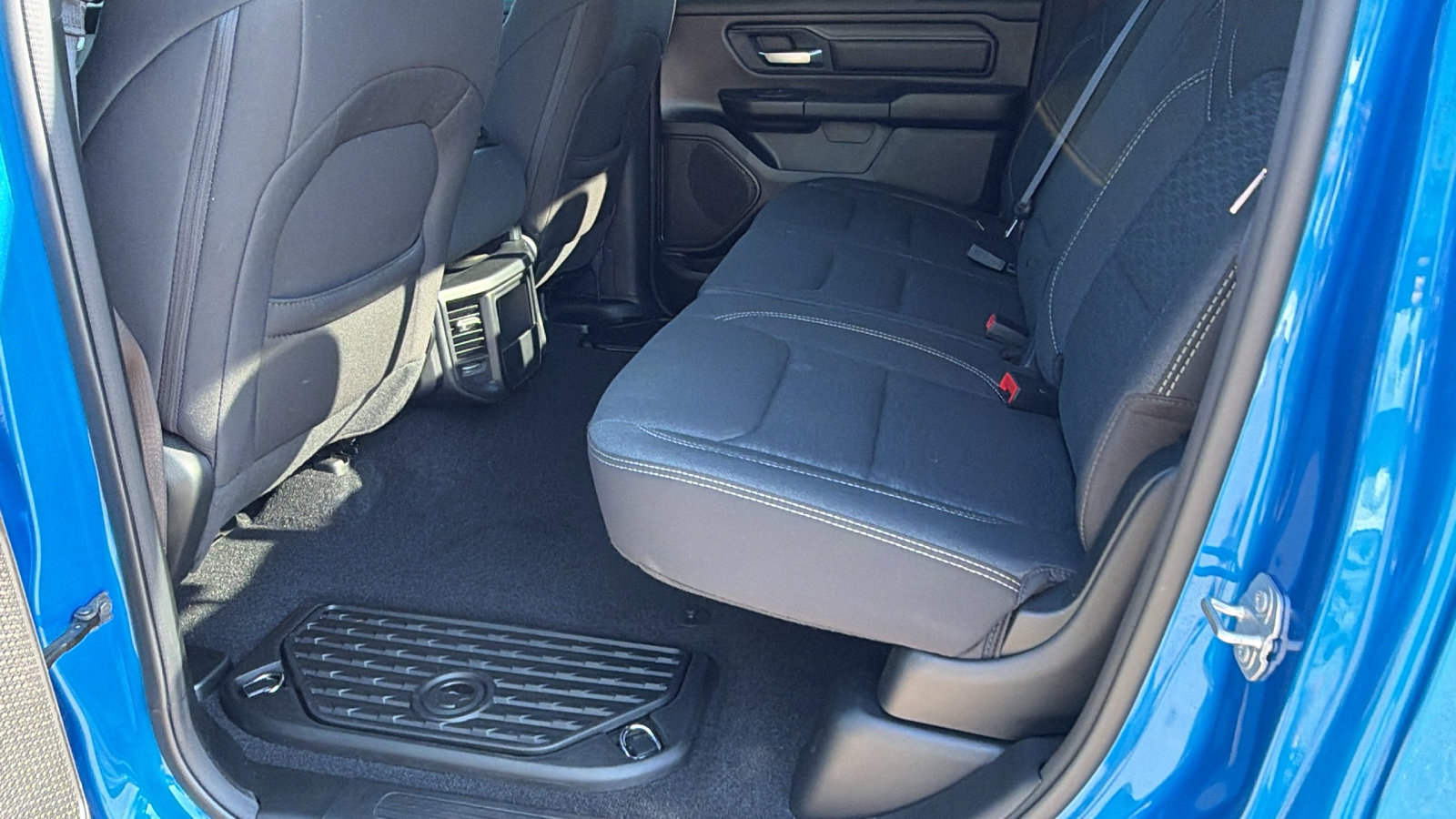 Used 2025 RAM 1500 Warlock AWD/4WD image 25