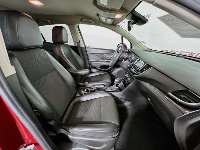 Used 2021 Buick Encore Preferred AWD/4WD image 36