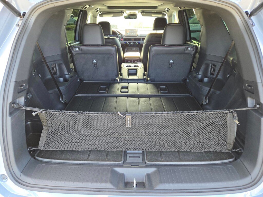 Certified 2025 Honda Pilot Black Edition image 10