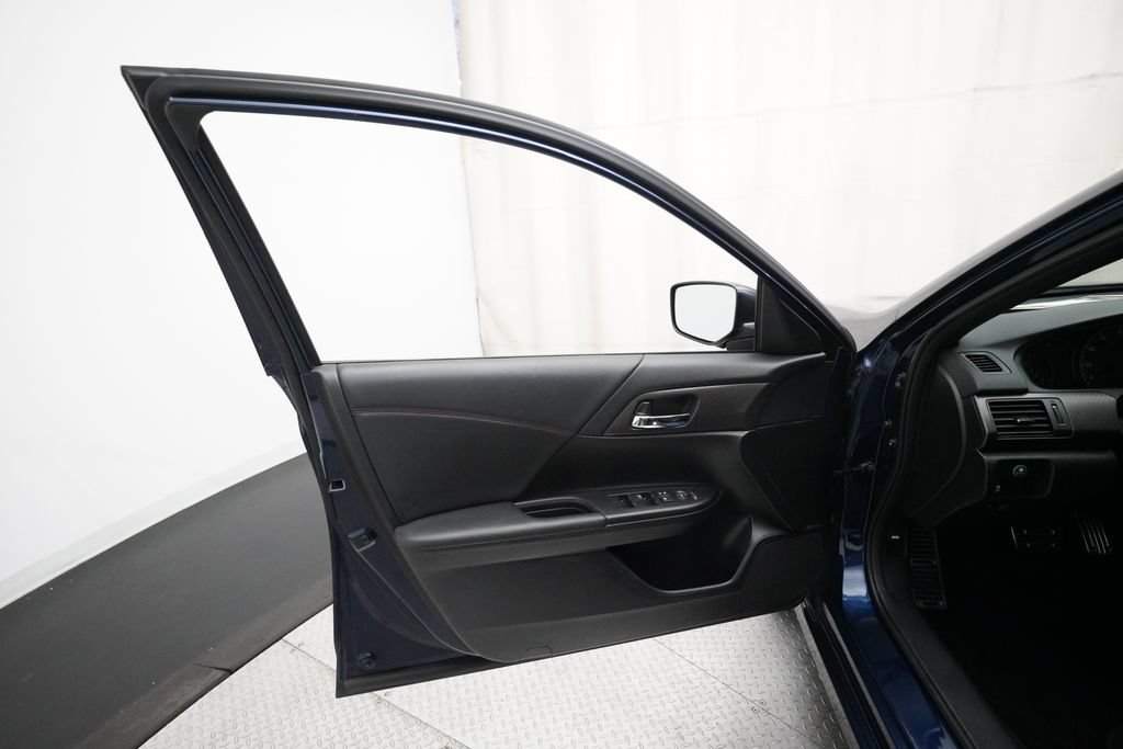 Used 2017 Honda Accord Sport Special Edition image 27