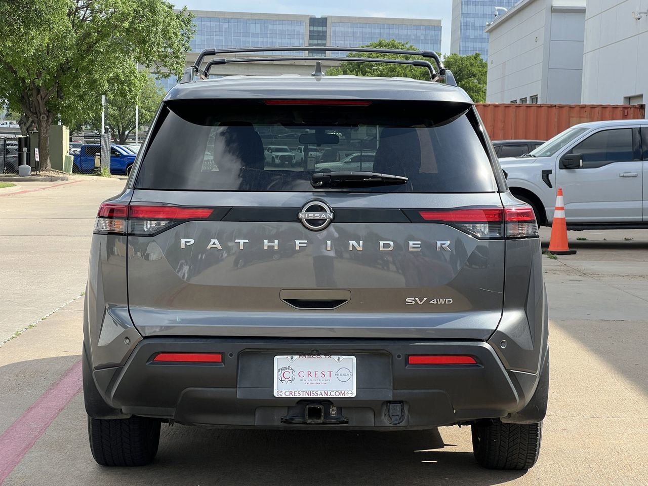 Used 2022 Nissan Pathfinder SV w/ SV Premium Package image 4