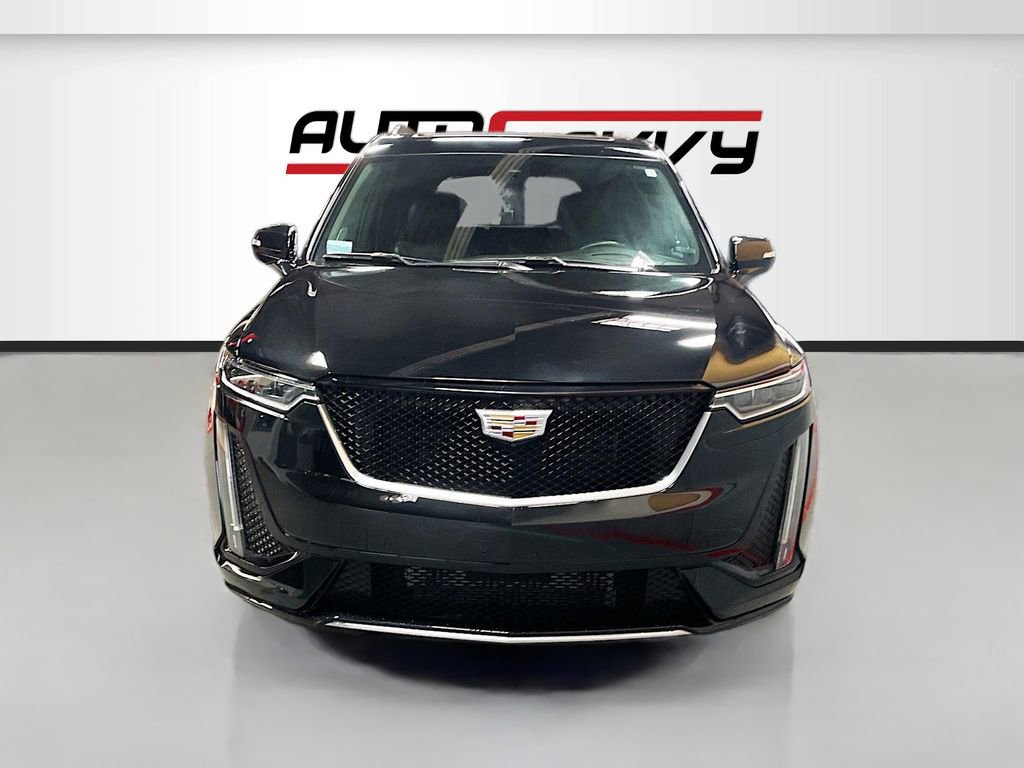 Used 2023 Cadillac XT6 Sport w/ Technology Package image 2