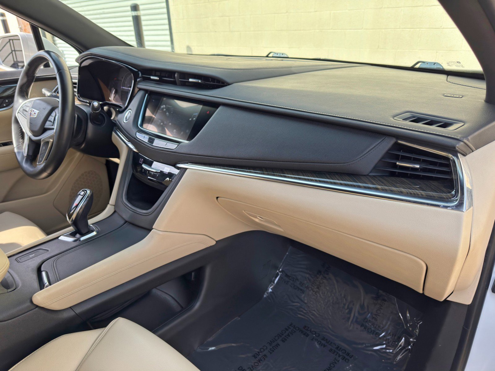 Used 2017 Cadillac XT5 FWD image 13