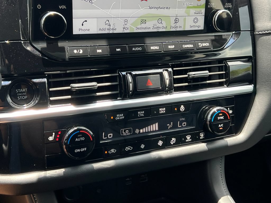 Used 2025 Nissan Pathfinder SL AWD/4WD image 40