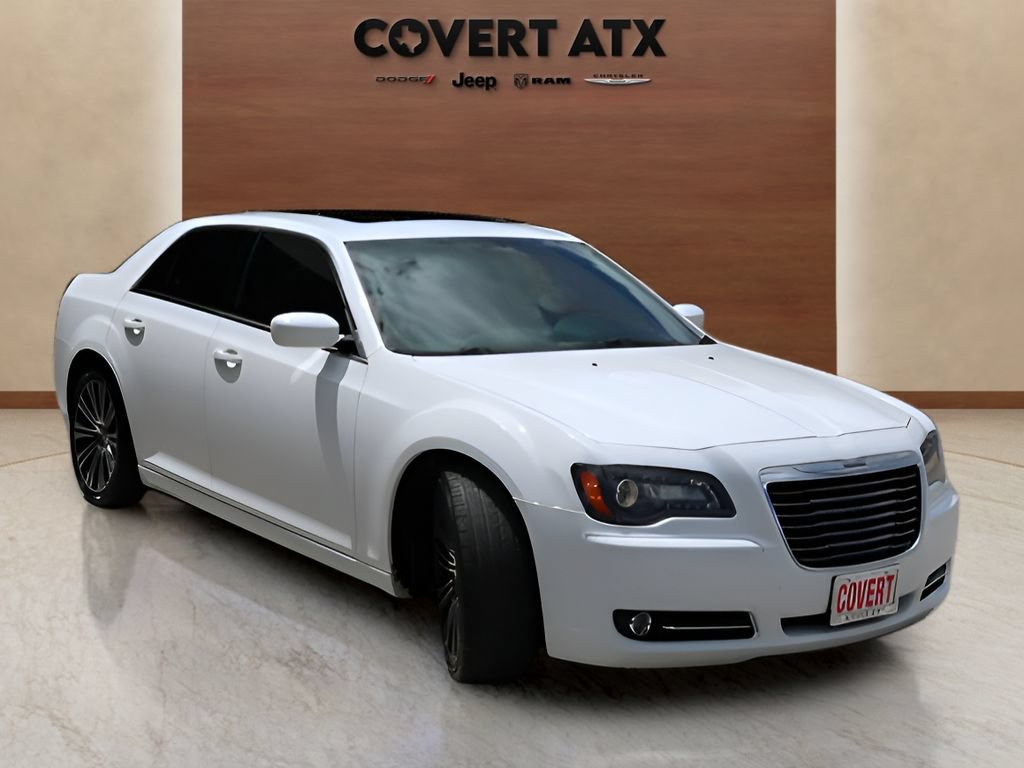 Used 2014 Chrysler 300 S RWD image 7