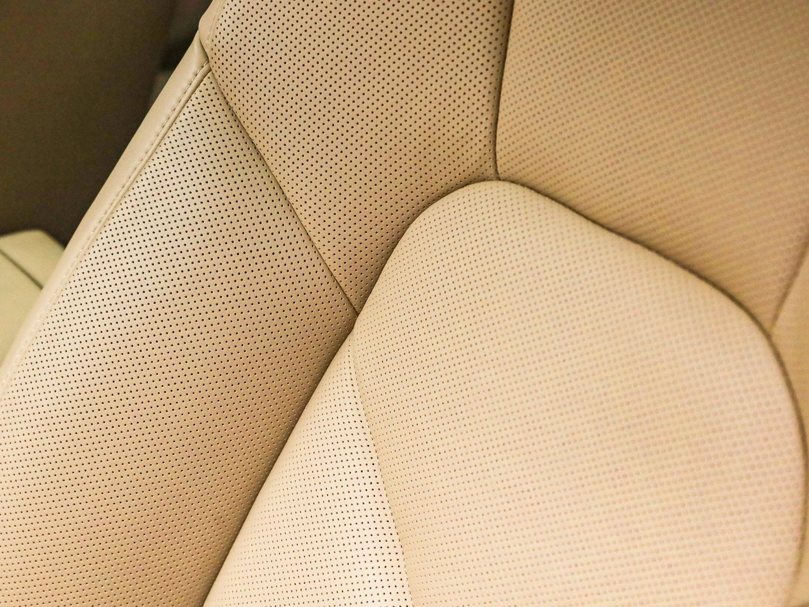 Certified 2025 Porsche Macan image 26