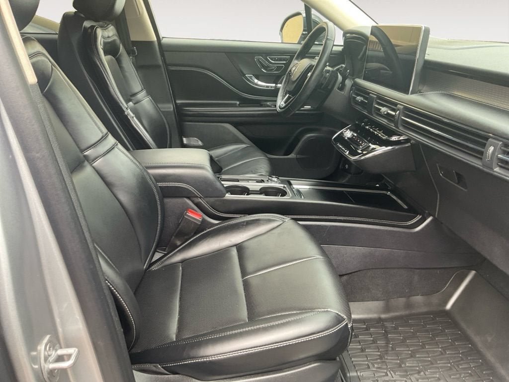 Used 2023 Lincoln Corsair AWD w/ Equipment Group 101A image 15