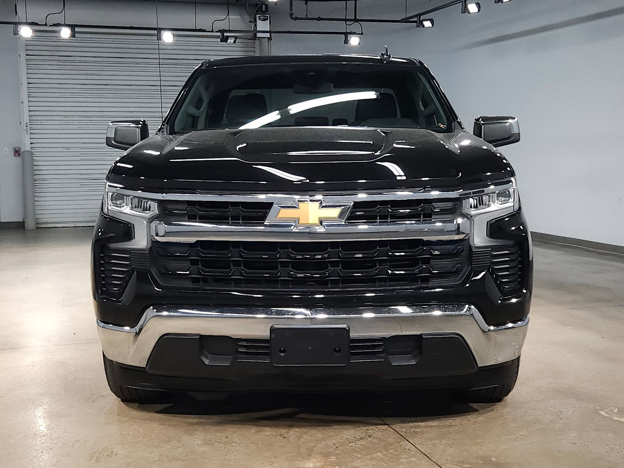 Used 2024 Chevrolet Silverado 1500 LT image 2