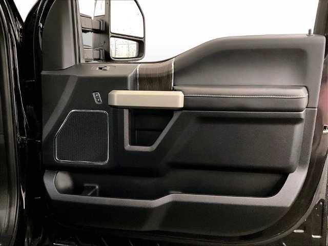 Used 2020 Ford F250 Lariat w/ Tremor Off-Road Package AWD/4WD image 23