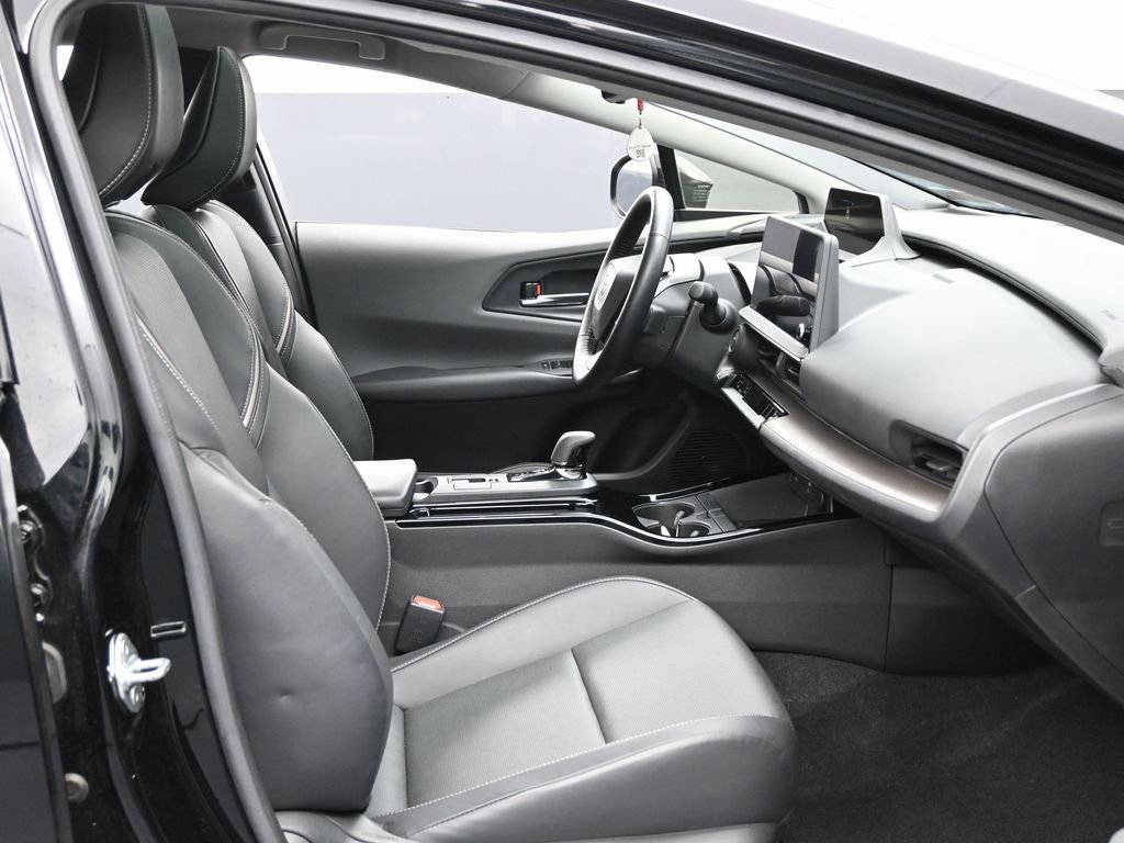 Used 2024 Toyota Prius XLE image 33