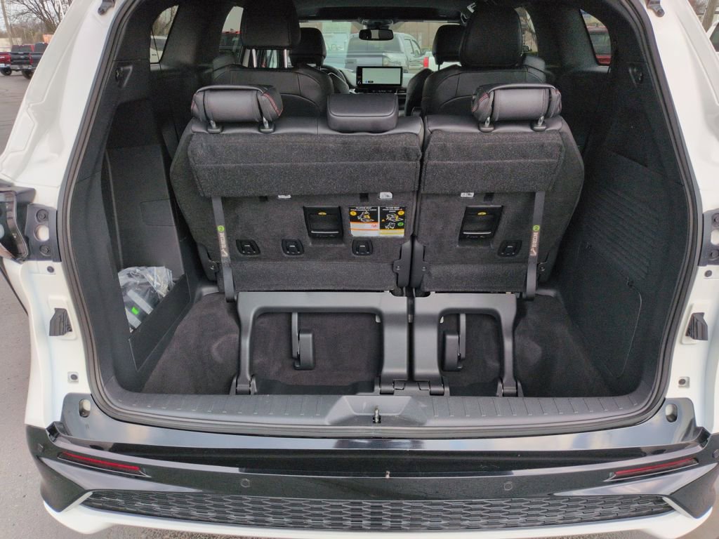 Used 2025 Toyota Sienna XSE w/ XSE Plus Package image 23