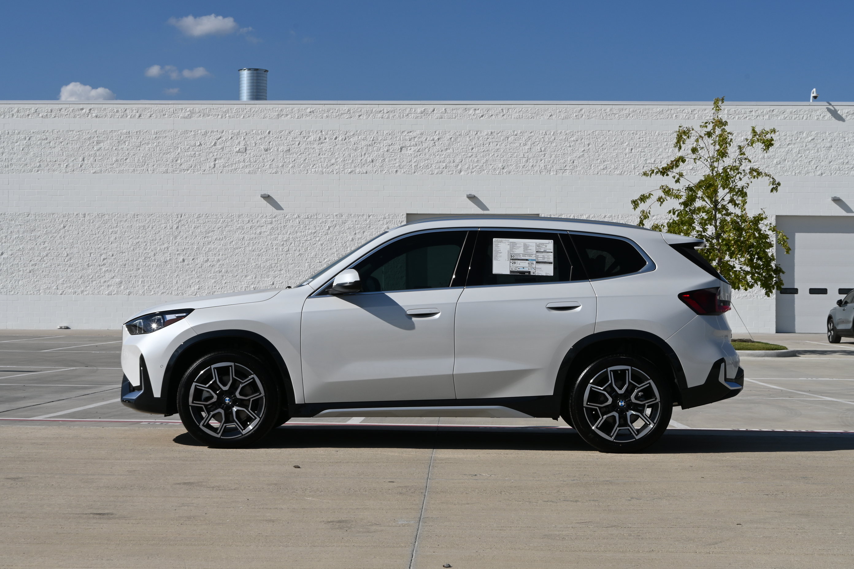 New 2027 BMW X1 xDrive28i AWD/4WD image 5