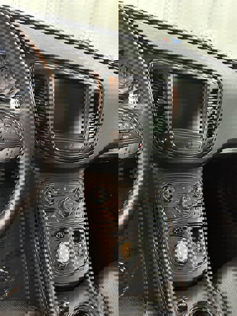 Used 2016 Chrysler 200 S w/ Navigation & Sound Group I image 17