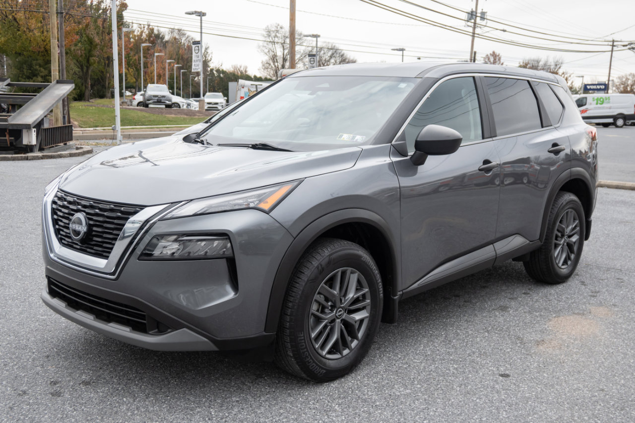 Used 2023 Nissan Rogue S image 7