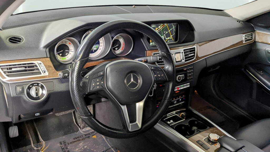 Used 2014 Mercedes-Benz E 350 4MATIC Sedan image 21