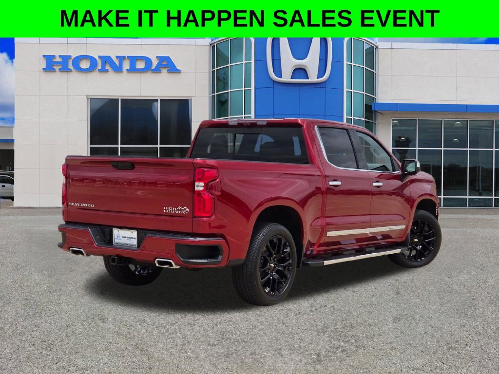 Used 2025 Chevrolet Silverado 1500 High Country w/ Technology Package AWD/4WD image 3