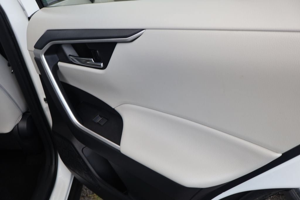 Used 2024 Toyota RAV4 XLE Premium FWD image 14