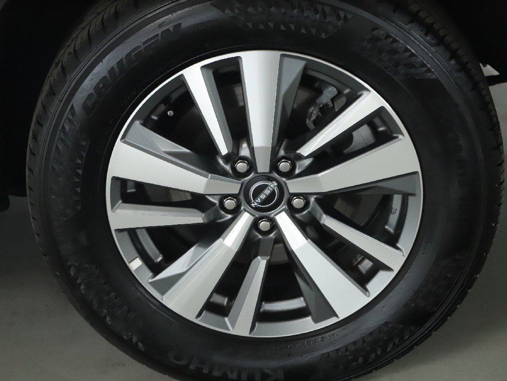 Certified 2025 Nissan Pathfinder SL image 42