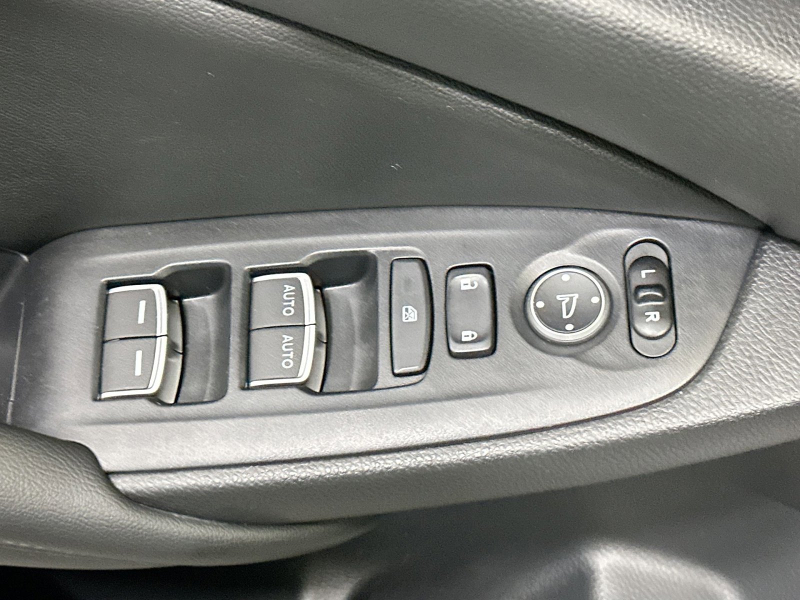 Used 2019 Honda Accord Sport image 16