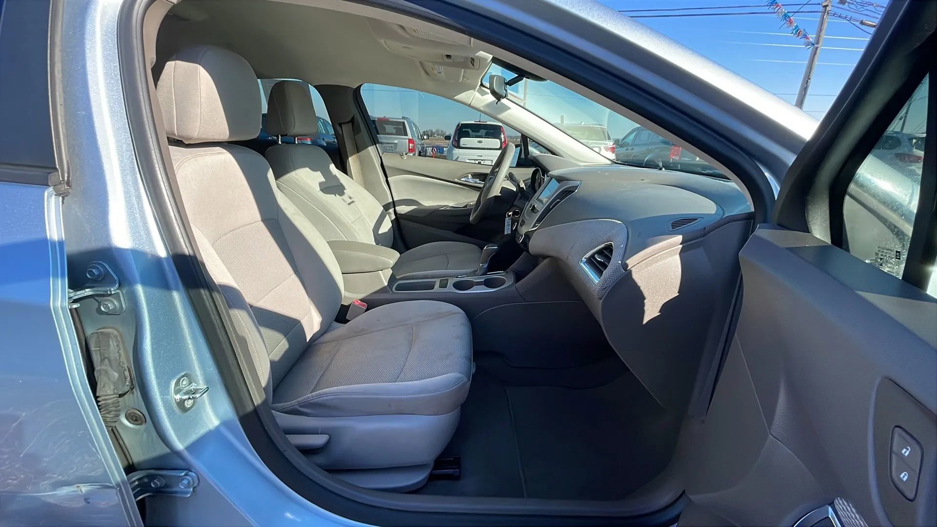Used 2018 Chevrolet Cruze LS image 23