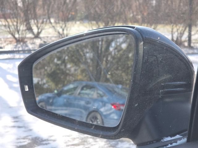 Used 2021 Volkswagen Tiguan SE R-Line image 28