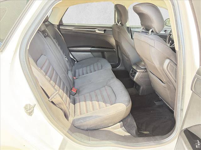 Used 2015 Ford Fusion SE w/ Equipment Group 201A FWD image 15