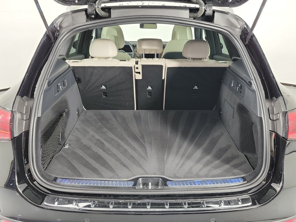 Used 2026 Mercedes-Benz GLC 300 image 8