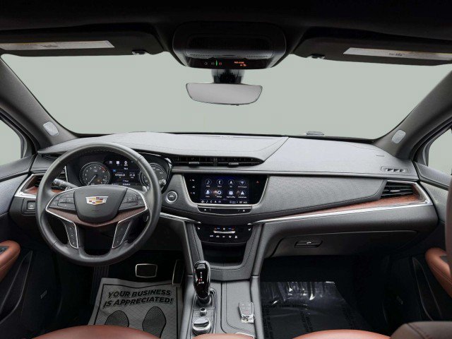 Used 2024 Cadillac XT5 Sportv w/ Technology Package AWD/4WD image 9