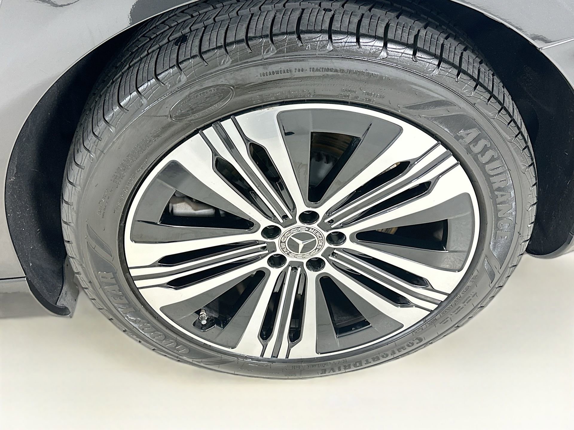 Certified 2022 Mercedes-Benz EQS 580 4MATIC Sedan image 33