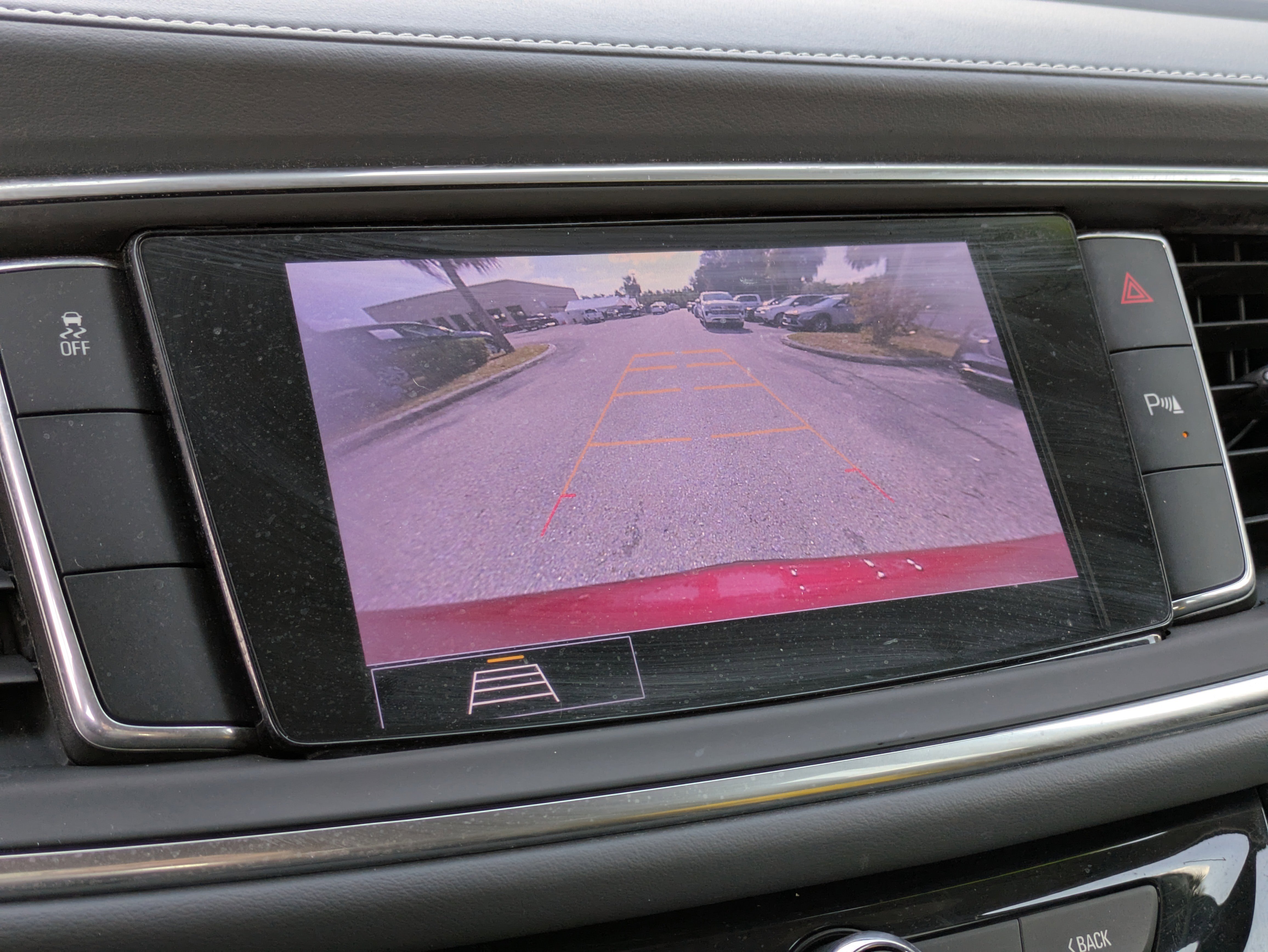 Used 2020 Buick Enclave Essence w/ Sport Touring Edition image 32