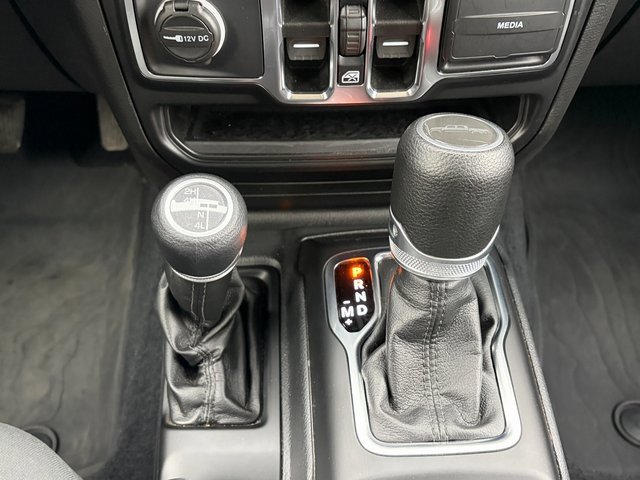 Used 2022 Jeep Gladiator Willys image 25