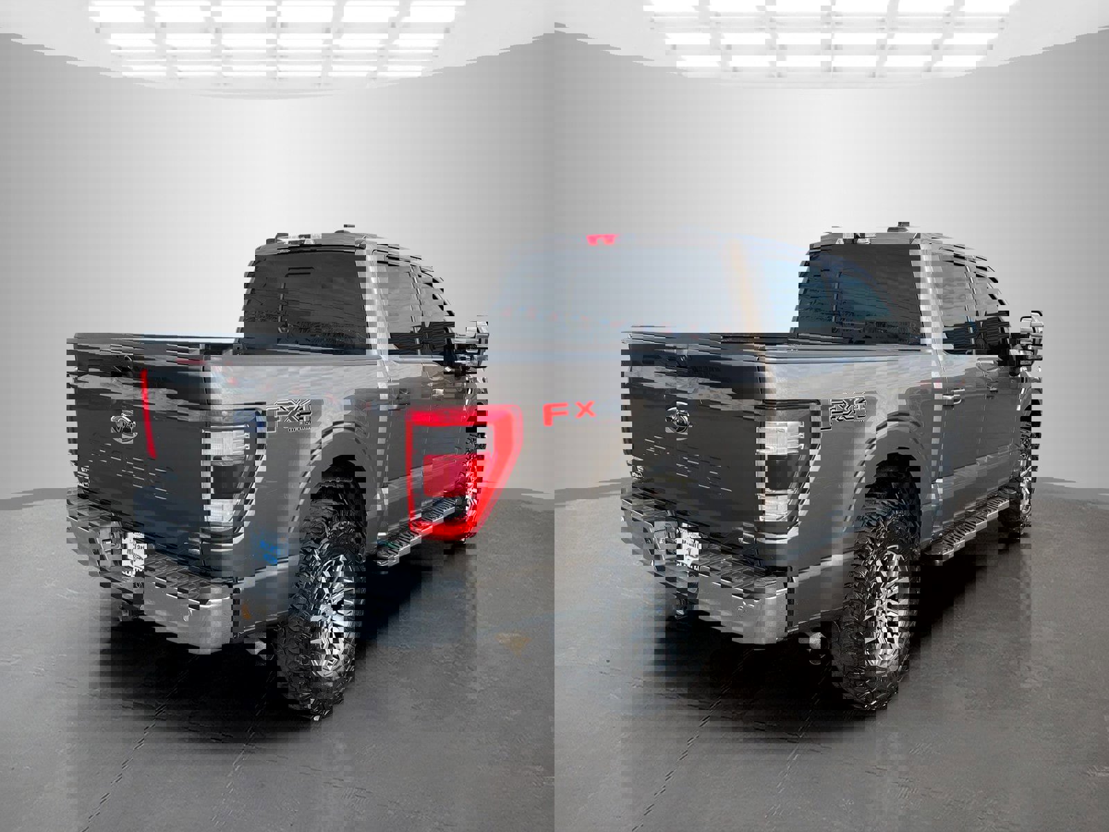 Used 2022 Ford F150 Lariat w/ Trailer Tow Package image 4