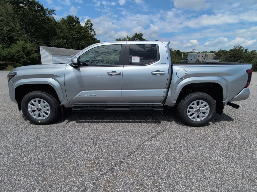 Certified 2026 Toyota Tacoma SR5 AWD/4WD image 3