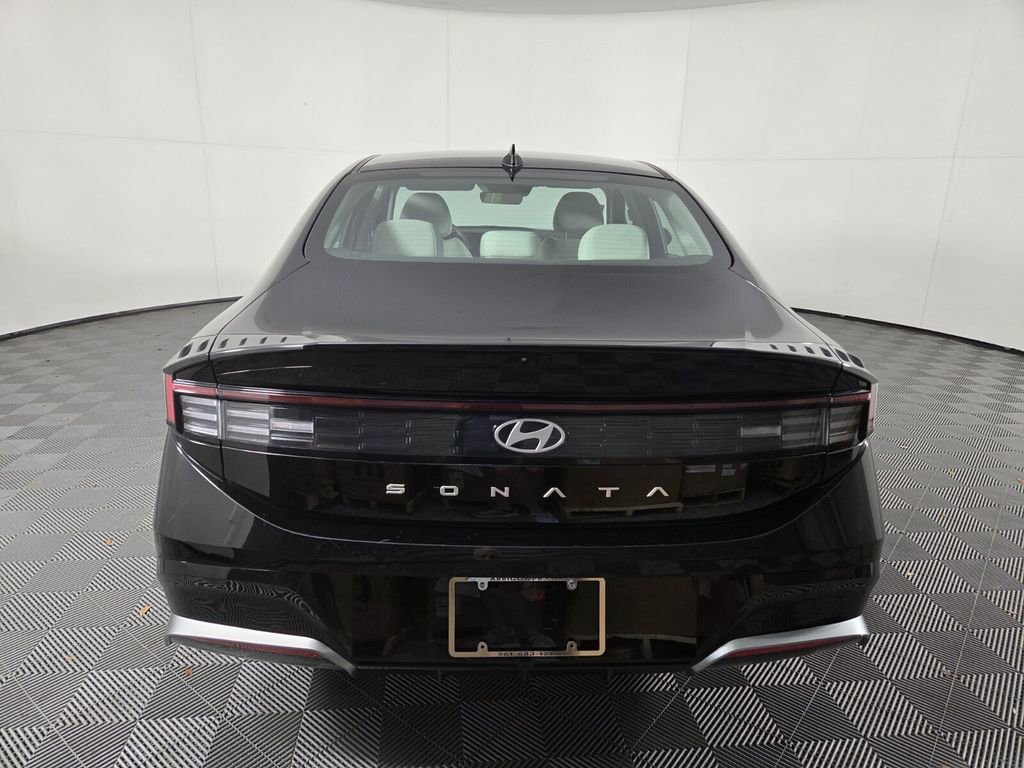 Used 2025 Hyundai Sonata SEL FWD image 6