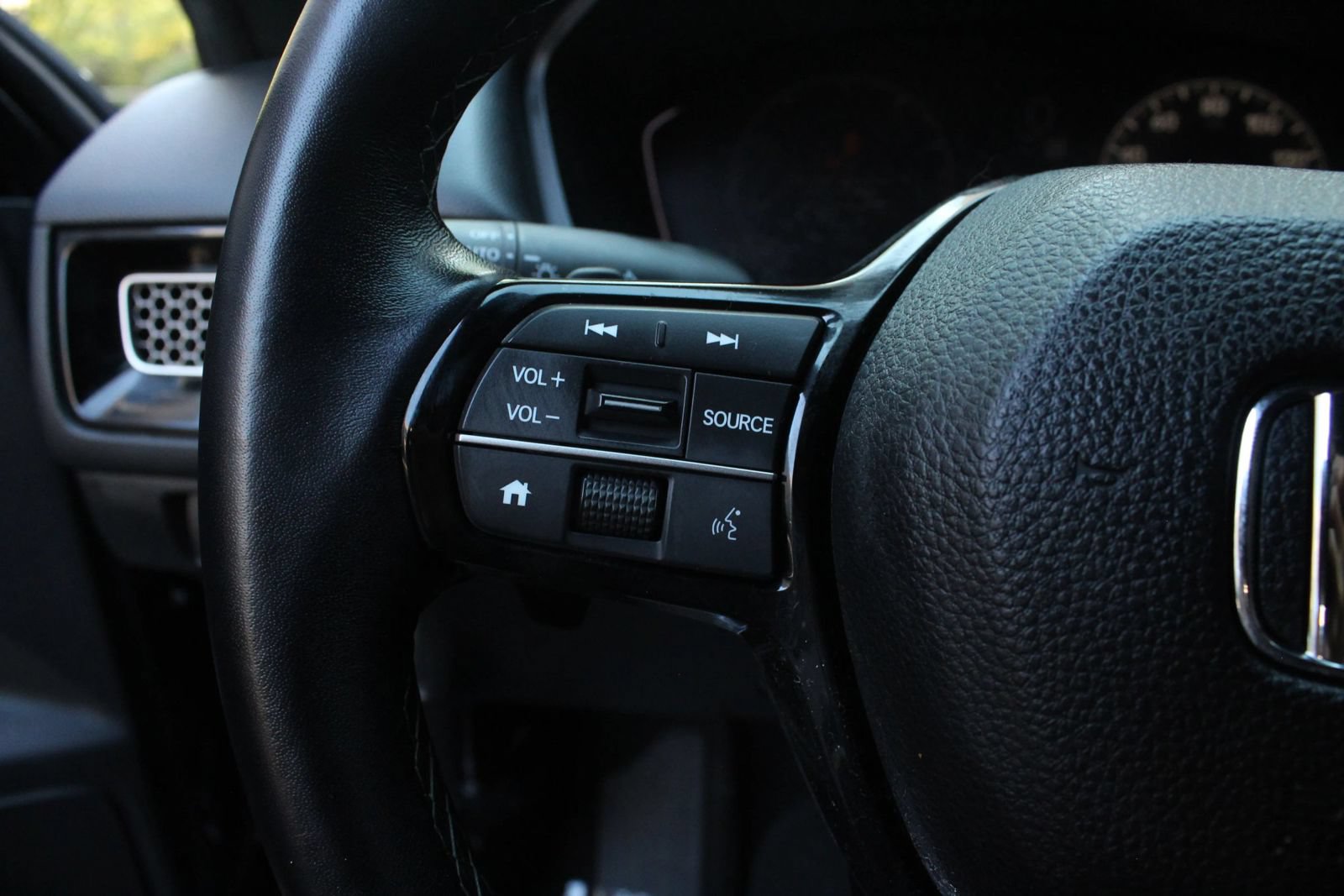 Used 2025 Honda Civic Sport image 26