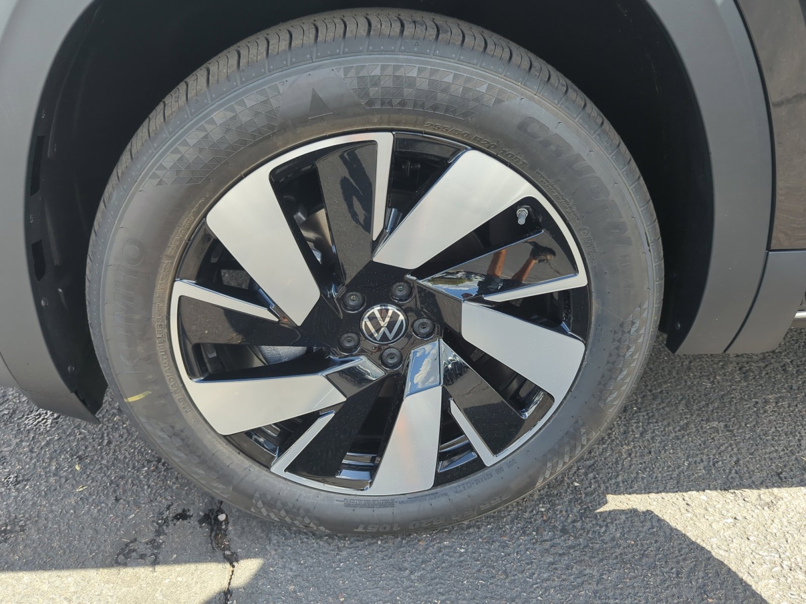 New 2026 Volkswagen Atlas Cross Sport SEL image 25