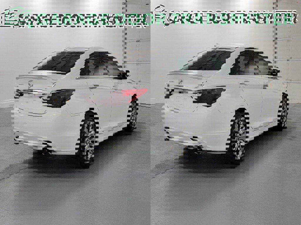 Used 2012 Hyundai Sonata SE w/ Navigation & Sunroof Pkg image 8