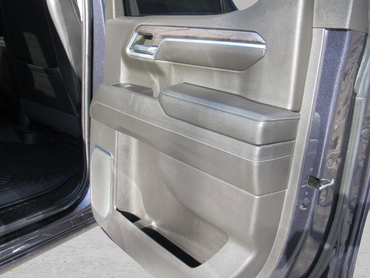Used 2022 Chevrolet Silverado 1500 LTZ w/ LTZ Premium Package AWD/4WD image 44