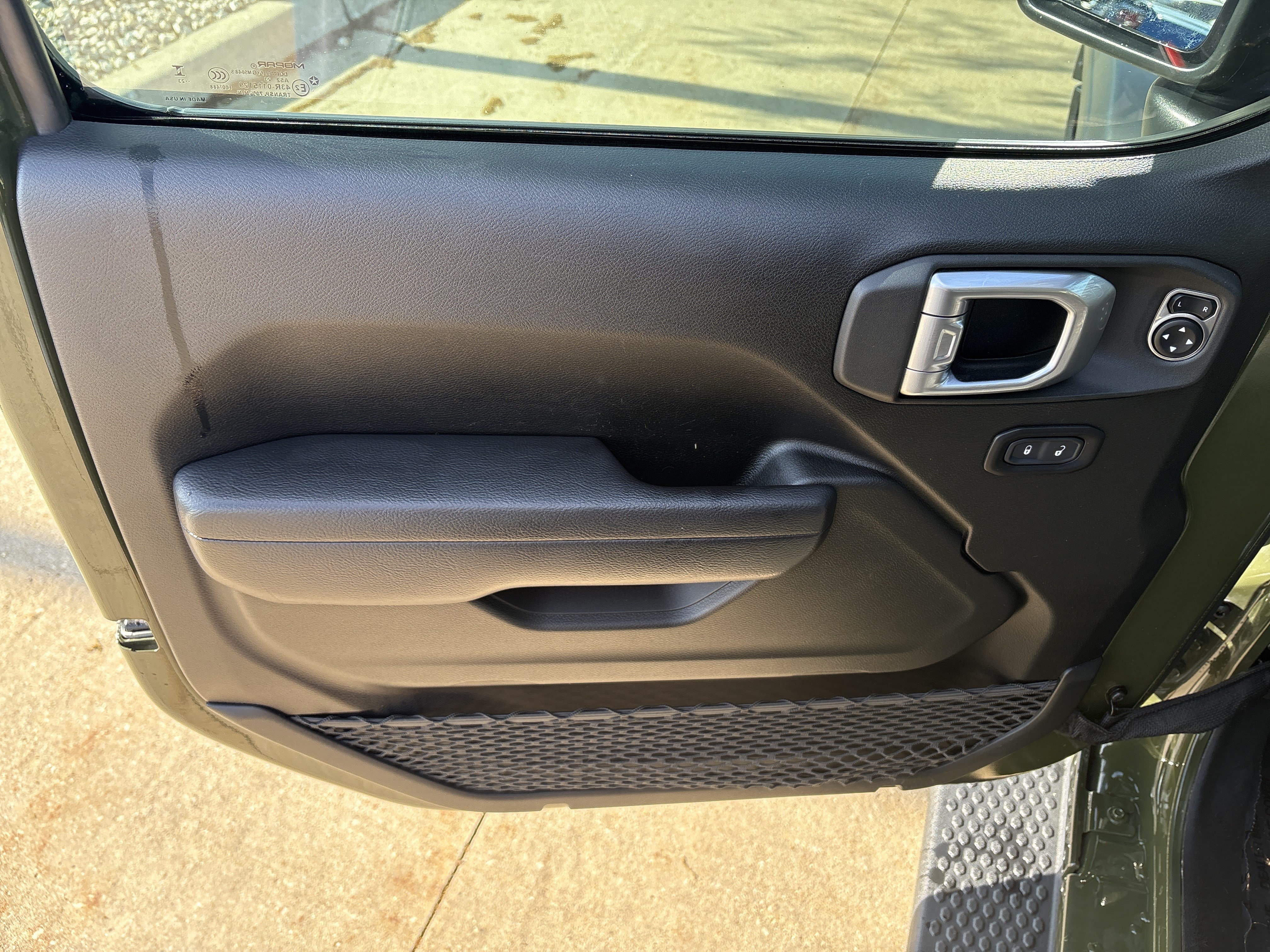 Used 2024 Jeep Wrangler Sport AWD/4WD image 10