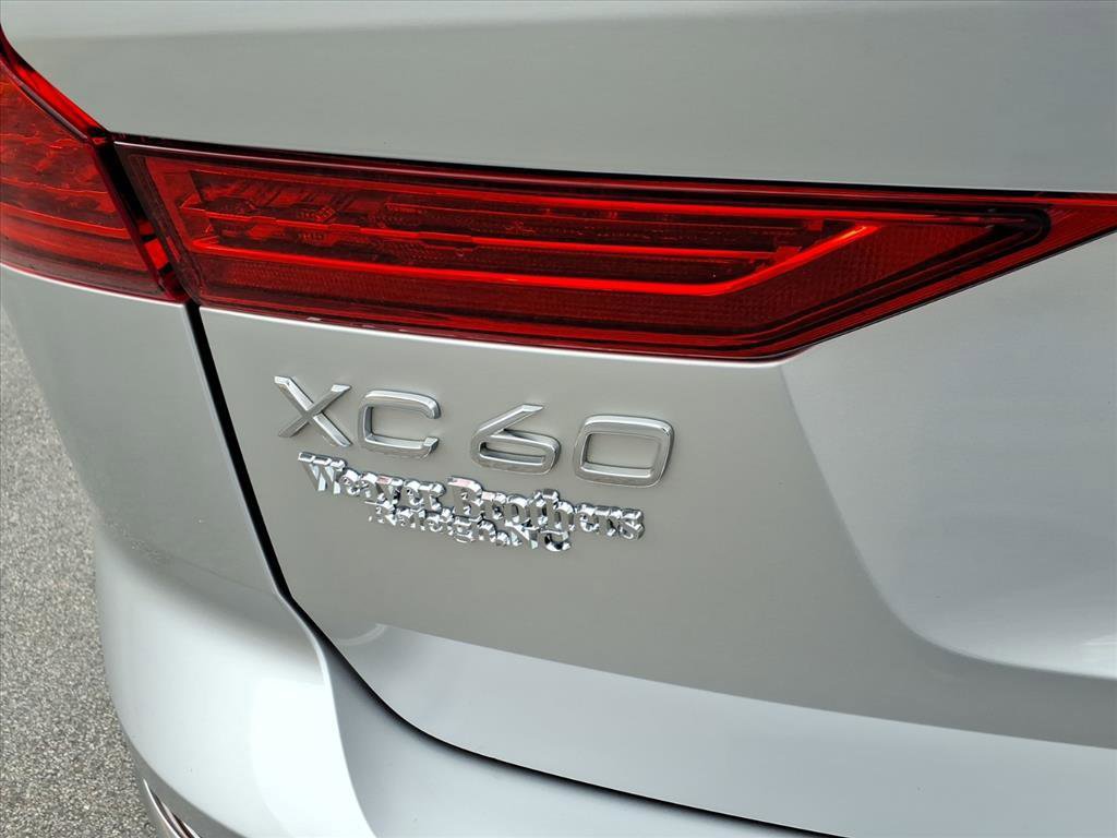 Used 2020 Volvo XC60 T5 Inscription w/ Protection Package image 5