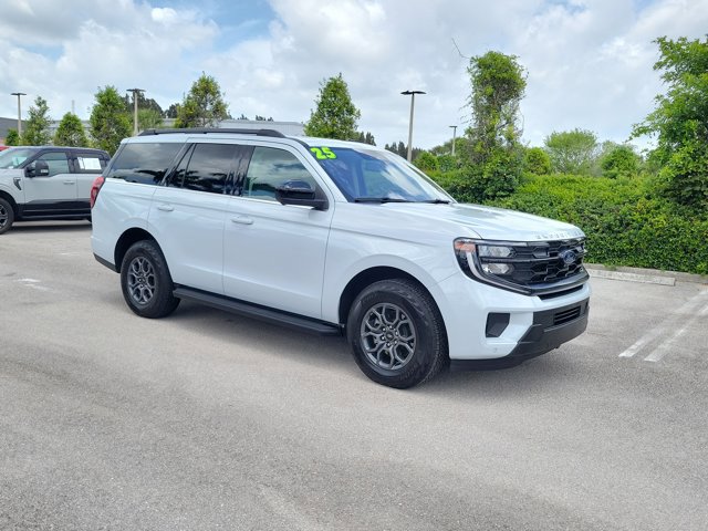 Certified 2025 Ford Expedition Active AWD/4WD image 32