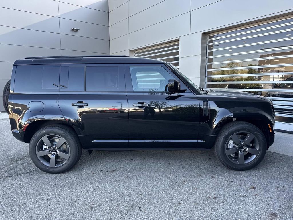 New 2026 Land Rover Defender 110 X-Dynamic SE image 8