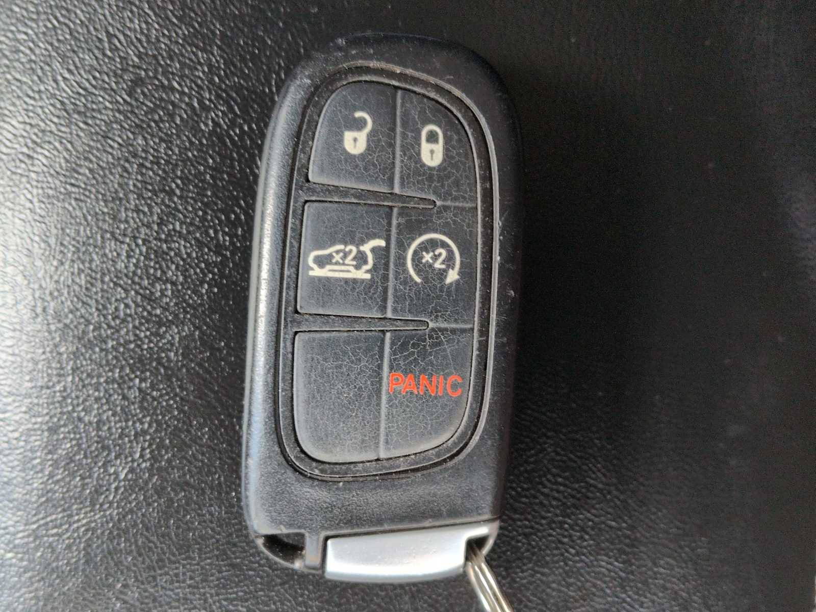 Used 2020 Jeep Cherokee Latitude Plus w/ Comfort/Convenience Group image 34