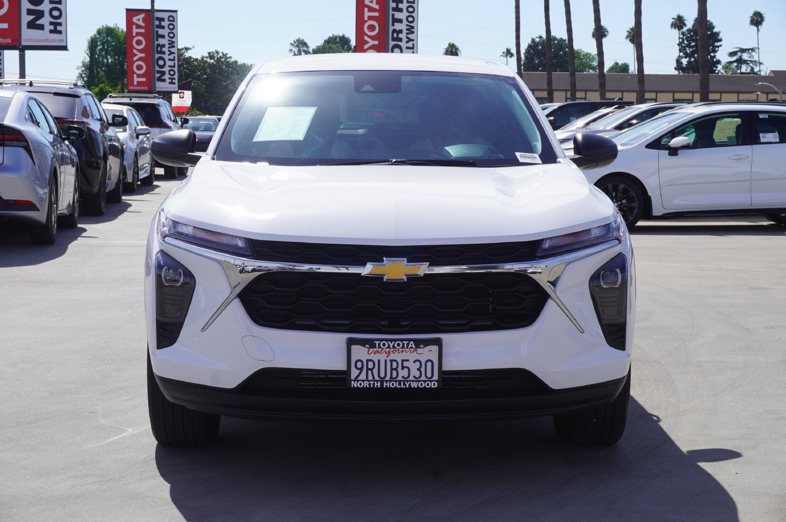 Used 2025 Chevrolet Trax LS FWD image 3